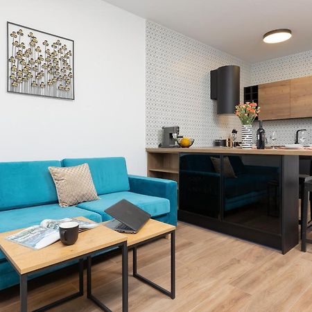 Srodmiescie Warsaw Muranow Apartments With Parking By Noclegi Renters Ngoại thất bức ảnh