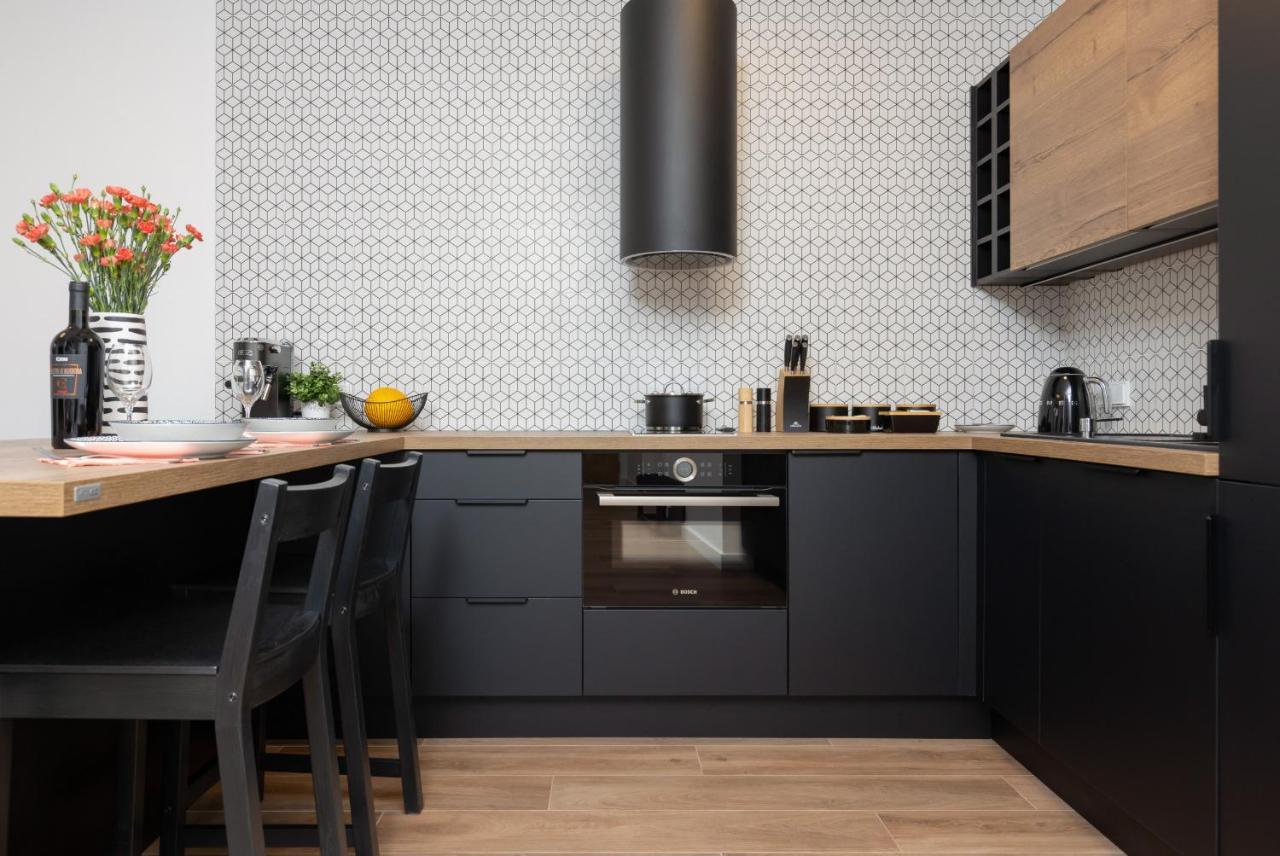 Srodmiescie Warsaw Muranow Apartments With Parking By Noclegi Renters Ngoại thất bức ảnh