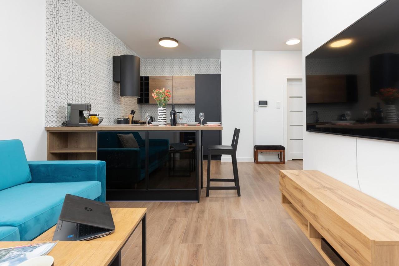 Srodmiescie Warsaw Muranow Apartments With Parking By Noclegi Renters Ngoại thất bức ảnh