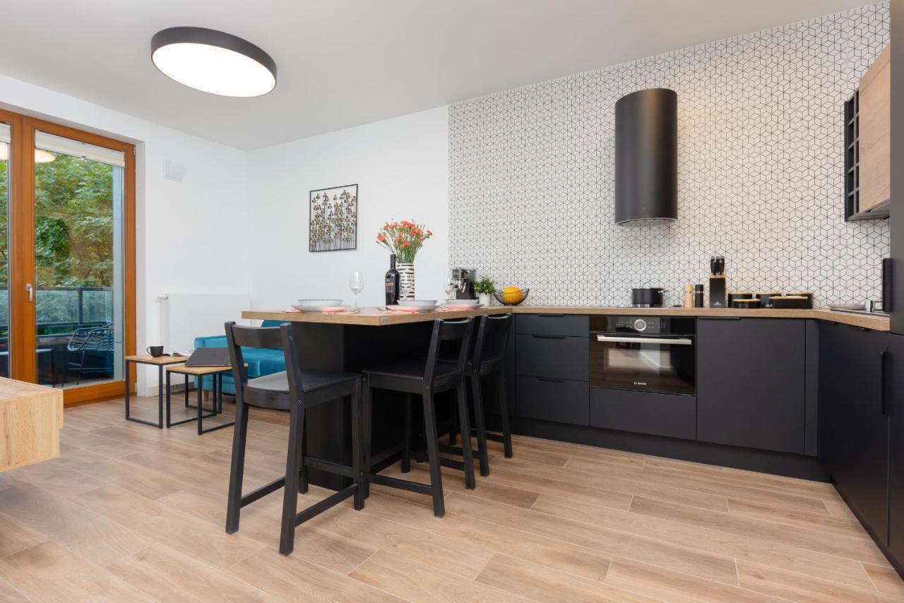 Srodmiescie Warsaw Muranow Apartments With Parking By Noclegi Renters Ngoại thất bức ảnh