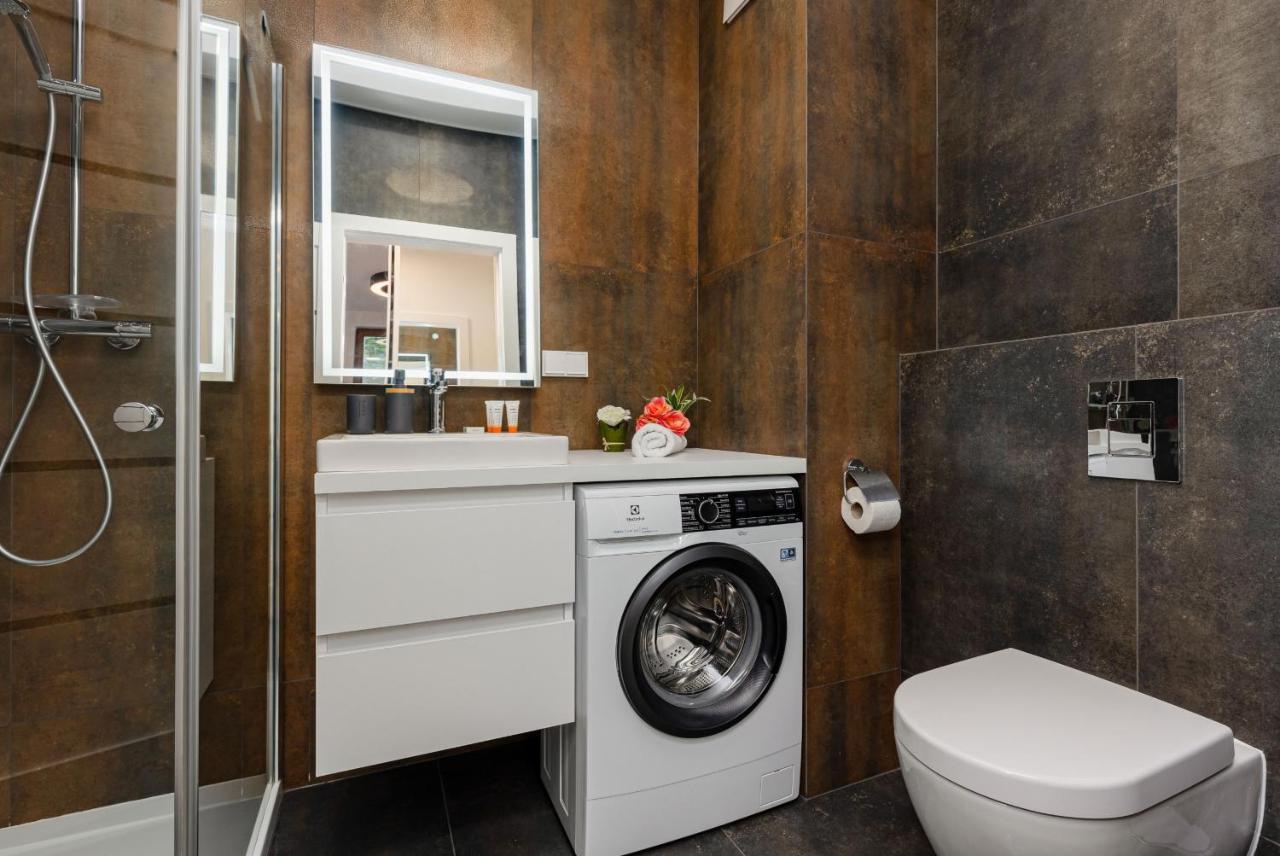 Srodmiescie Warsaw Muranow Apartments With Parking By Noclegi Renters Ngoại thất bức ảnh